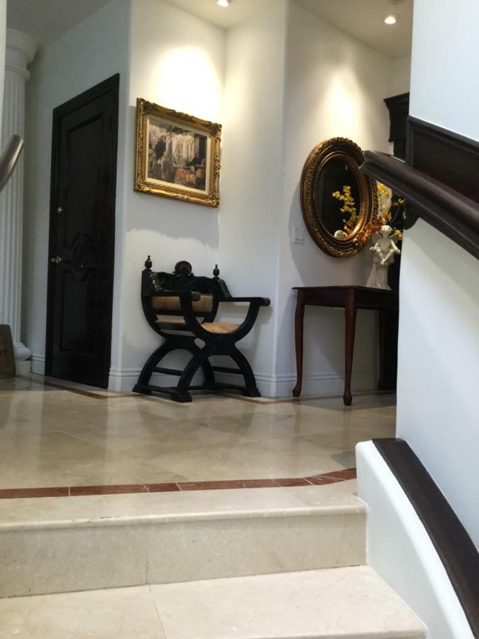 Entire Second Flr - Santa Monica Luxury Roman Villa Лос-Анджелес Екстер'єр фото