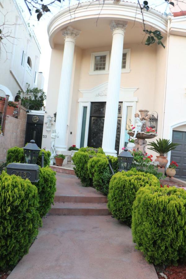 Entire Second Flr - Santa Monica Luxury Roman Villa Лос-Анджелес Екстер'єр фото